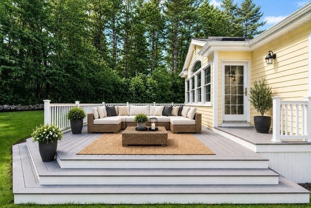 27 Oriole Road, Medfield, MA 02052