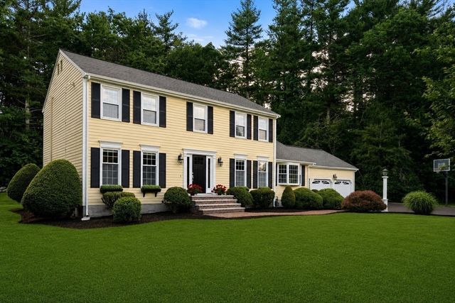 27 Oriole Road, Medfield, MA 02052