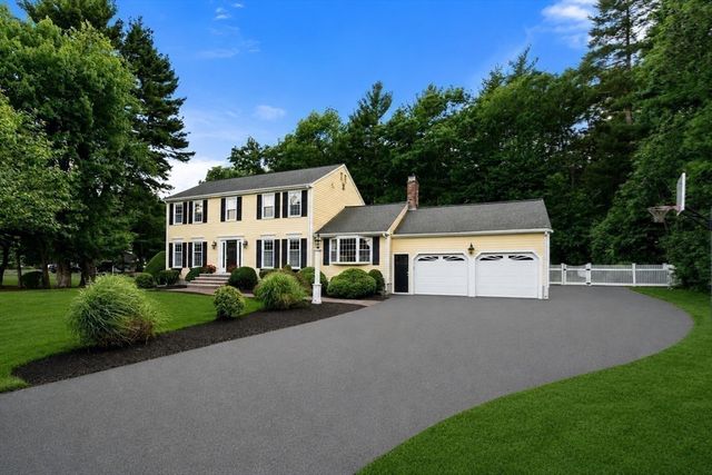 27 Oriole Road, Medfield, MA 02052