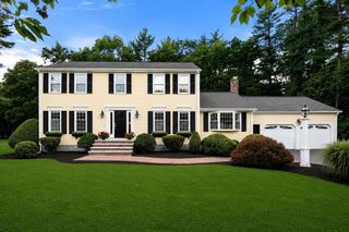 27 Oriole Road, Medfield, MA 02052