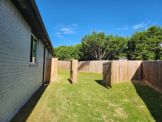 5402 Lamota Court, Granbury, TX 76048