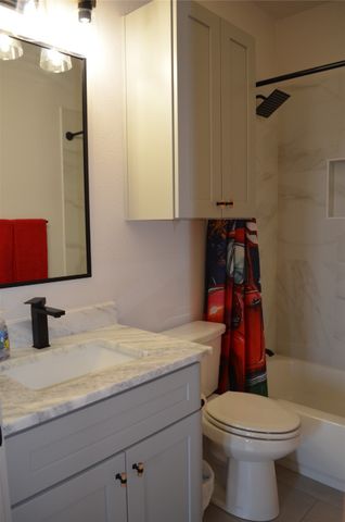 5402 Lamota Court, Granbury, TX 76048