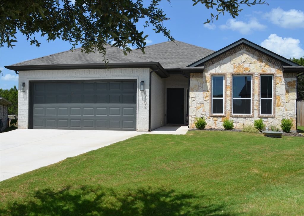 5402 Lamota Court, Granbury, TX 76048