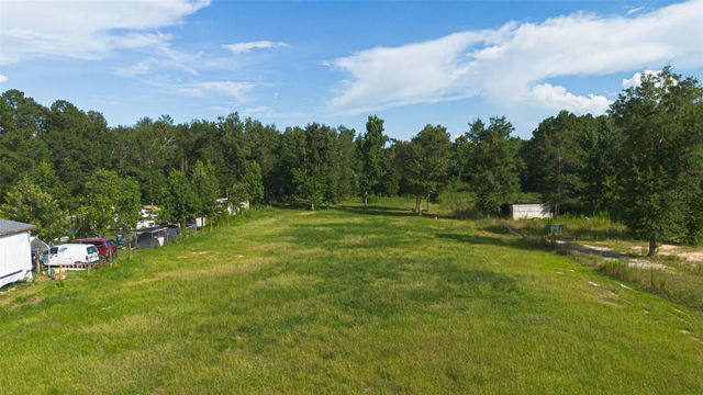 404 Road 5268, Cleveland, TX 77327