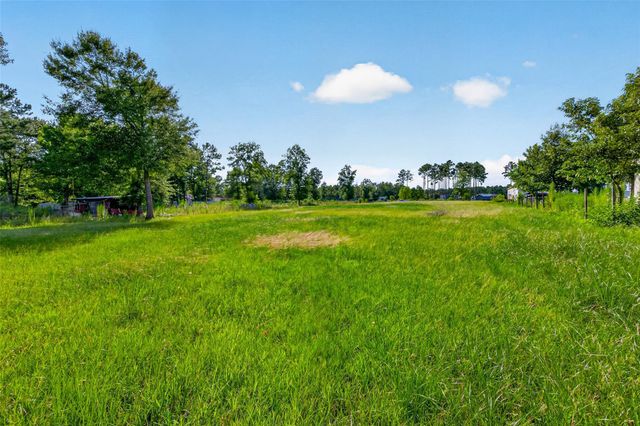 404 Road 5268, Cleveland, TX 77327