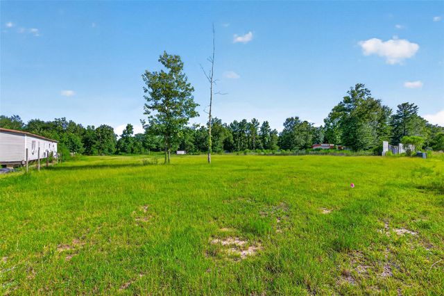 404 Road 5268, Cleveland, TX 77327
