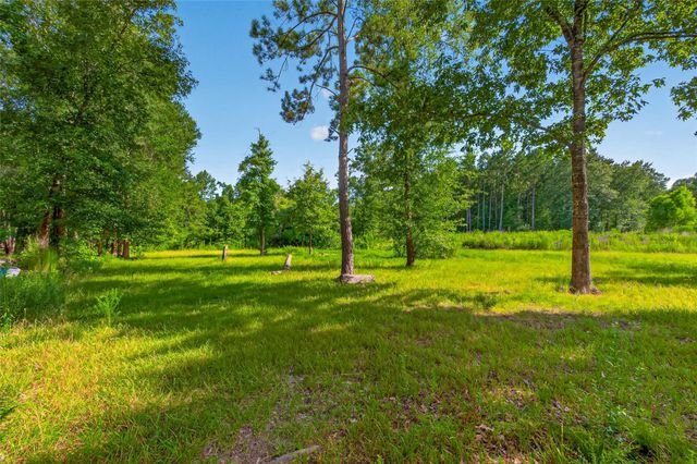 404 Road 5268, Cleveland, TX 77327