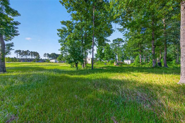 404 Road 5268, Cleveland, TX 77327