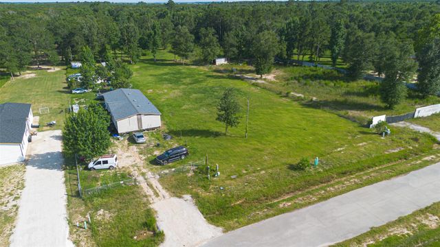 404 Road 5268, Cleveland, TX 77327