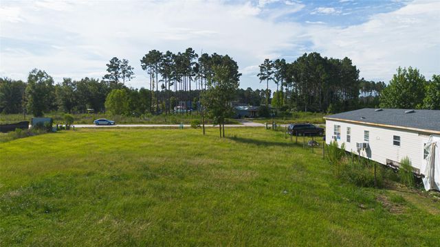 404 Road 5268, Cleveland, TX 77327