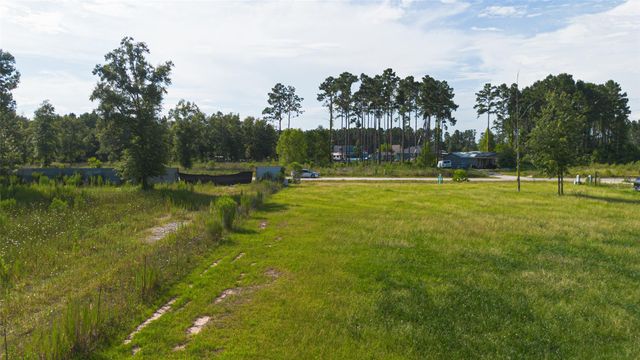404 Road 5268, Cleveland, TX 77327