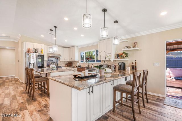 817 N Calle La Sombra, Camarillo, CA 93010