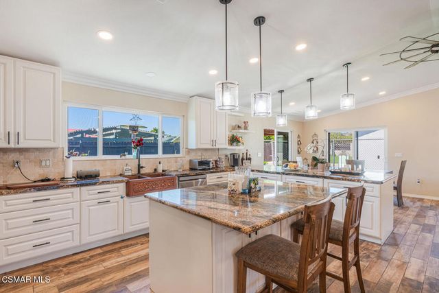 817 N Calle La Sombra, Camarillo, CA 93010