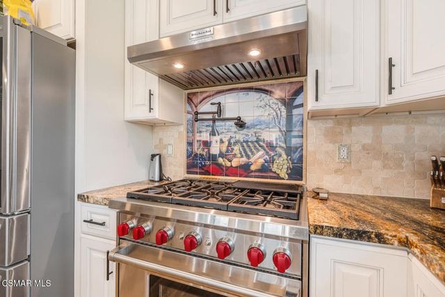 817 N Calle La Sombra, Camarillo, CA 93010