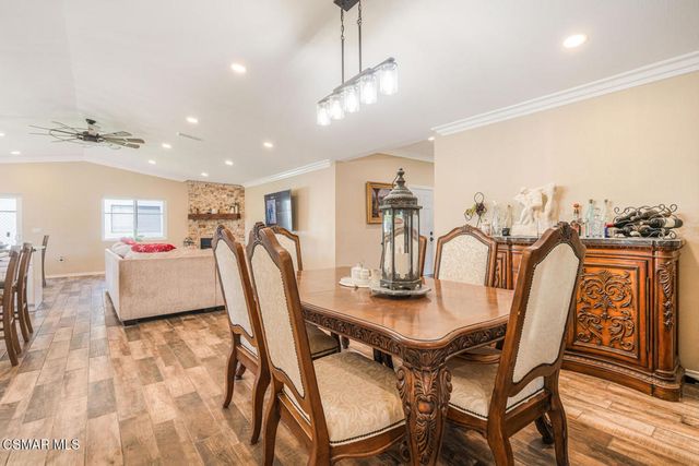 817 N Calle La Sombra, Camarillo, CA 93010