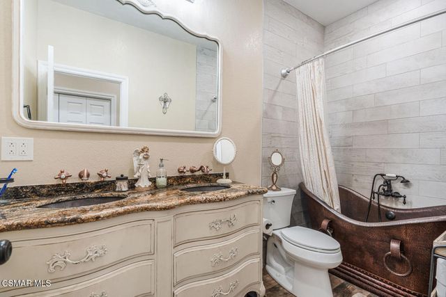 817 N Calle La Sombra, Camarillo, CA 93010