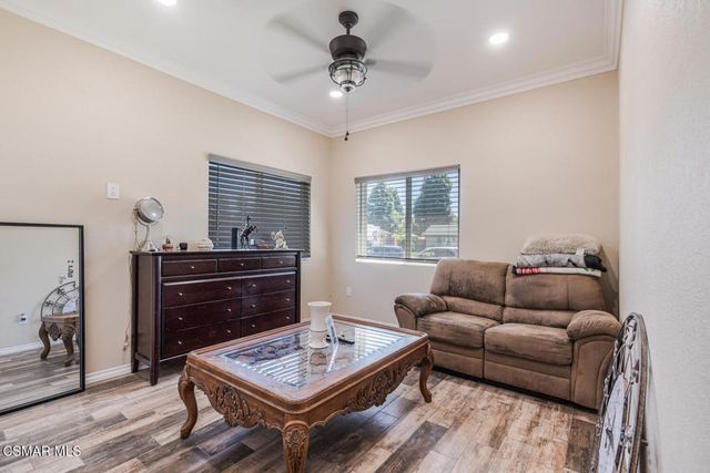 817 N Calle La Sombra, Camarillo, CA 93010