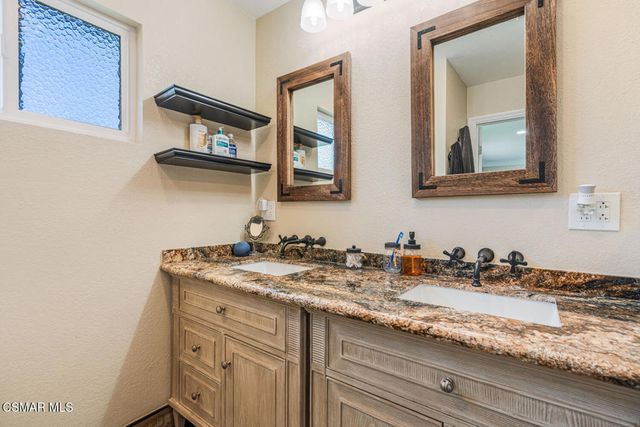 817 N Calle La Sombra, Camarillo, CA 93010