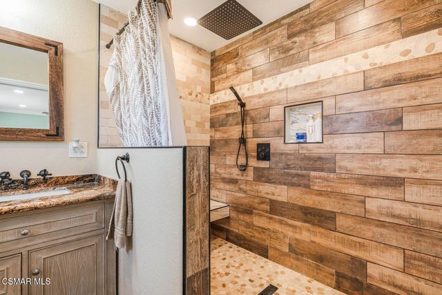 817 N Calle La Sombra, Camarillo, CA 93010