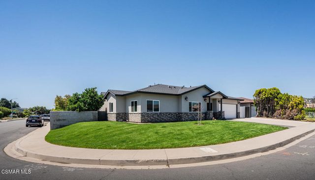 817 N Calle La Sombra, Camarillo, CA 93010