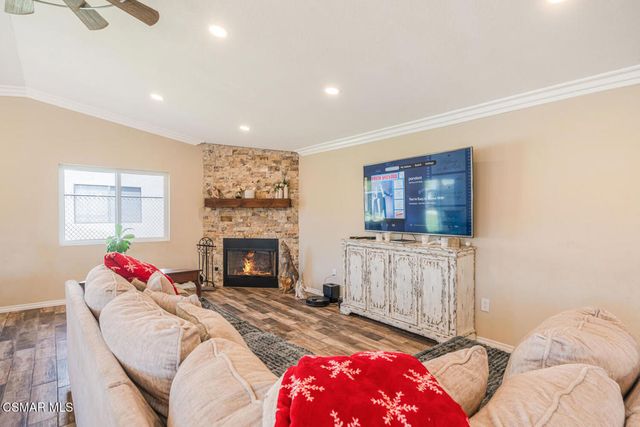 817 N Calle La Sombra, Camarillo, CA 93010