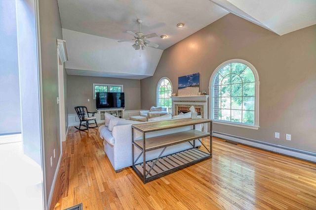 55 Blackberry Hill Rd, Wrentham, MA 02093