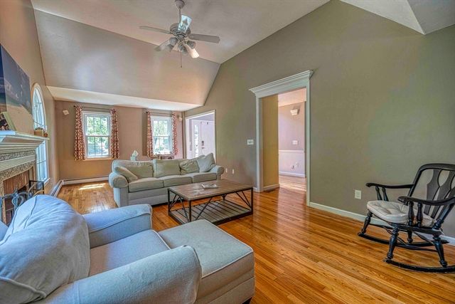 55 Blackberry Hill Rd, Wrentham, MA 02093