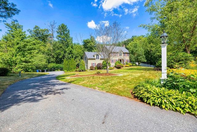 55 Blackberry Hill Rd, Wrentham, MA 02093