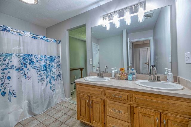 55 Blackberry Hill Rd, Wrentham, MA 02093