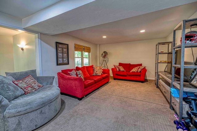 55 Blackberry Hill Rd, Wrentham, MA 02093