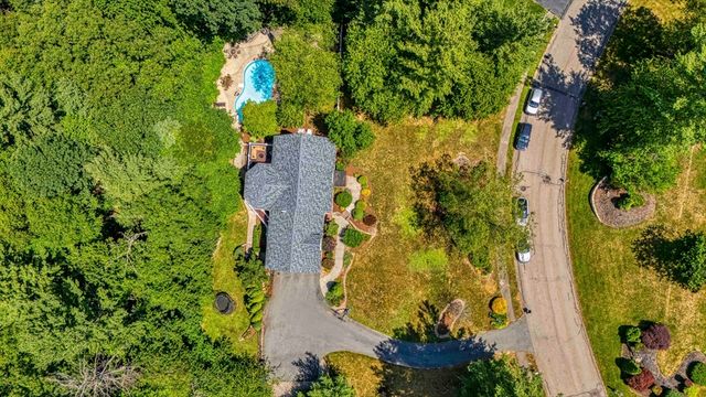 55 Blackberry Hill Rd, Wrentham, MA 02093