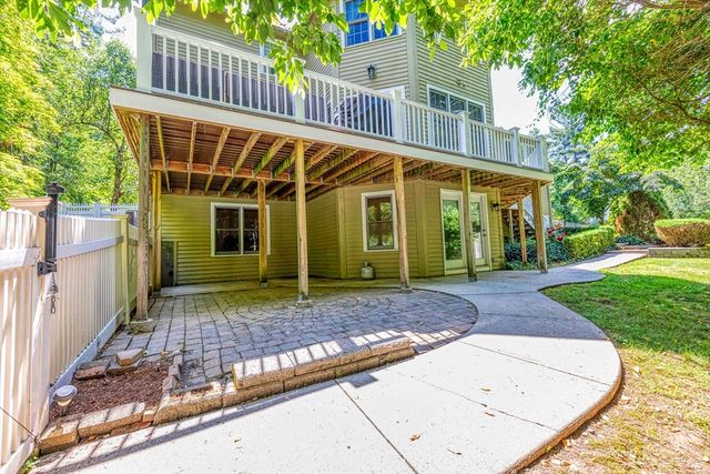 55 Blackberry Hill Rd, Wrentham, MA 02093