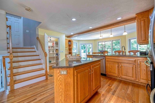 55 Blackberry Hill Rd, Wrentham, MA 02093