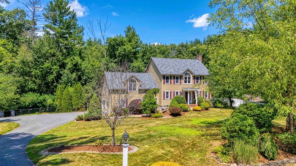 55 Blackberry Hill Rd, Wrentham, MA 02093