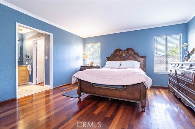 17101 Gault, Los Angeles, CA 91406