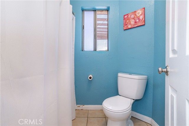 17101 Gault, Los Angeles, CA 91406