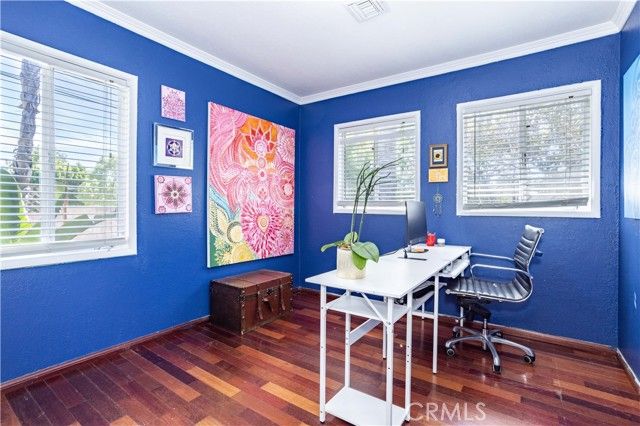 17101 Gault, Los Angeles, CA 91406