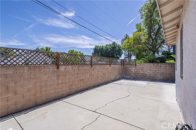 17101 Gault, Los Angeles, CA 91406