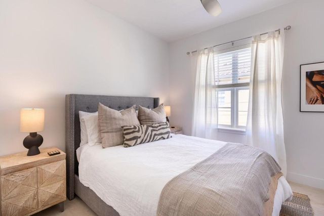 72 Se 6th Avenue H, Delray Beach, FL 33483