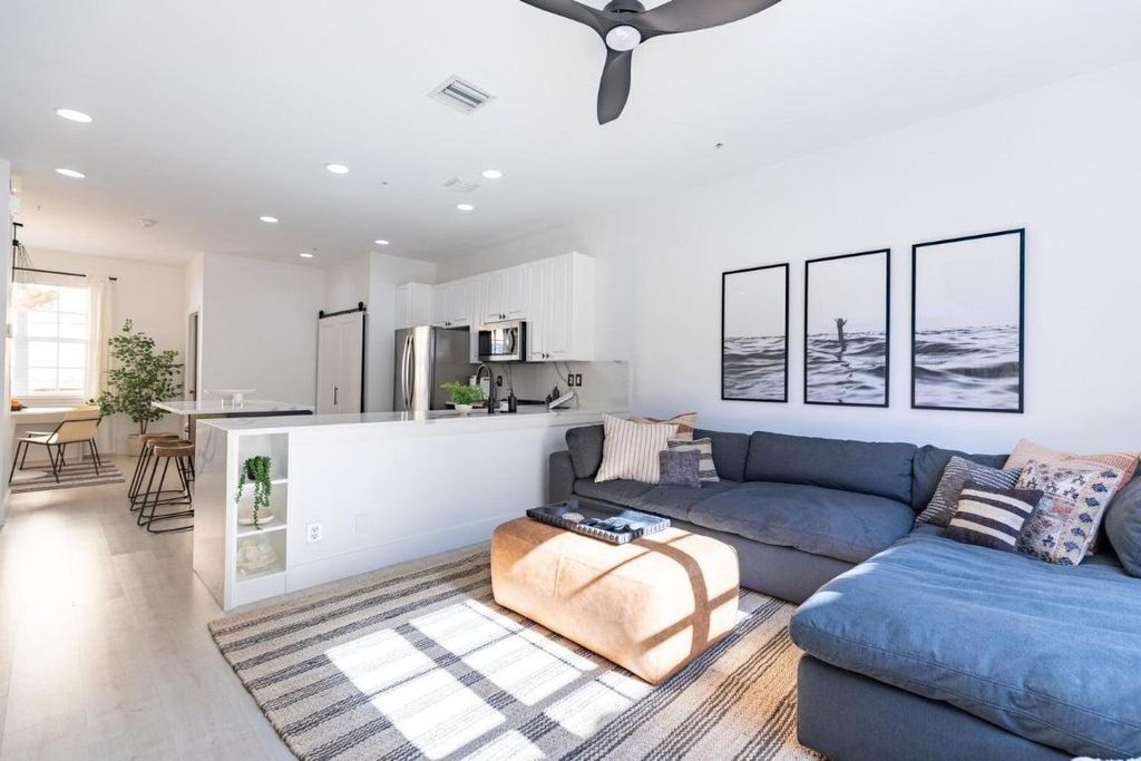 72 Se 6th Avenue H, Delray Beach, FL 33483