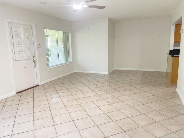 5971 La Pinata Boulevard B1, Greenacres, FL 33463