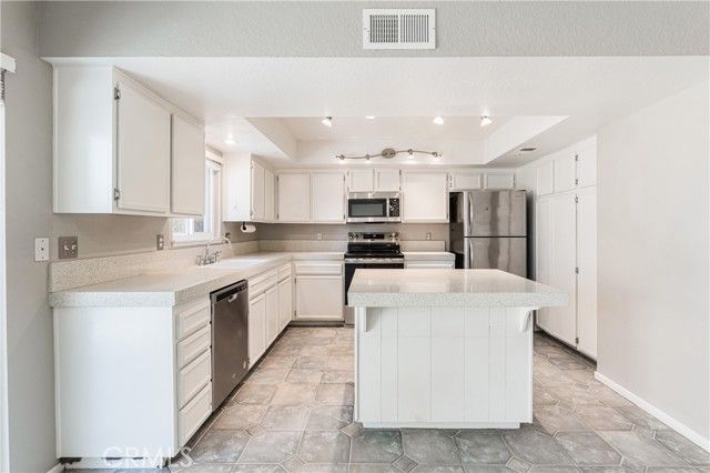 7088 Seville, Riverside, CA 92504