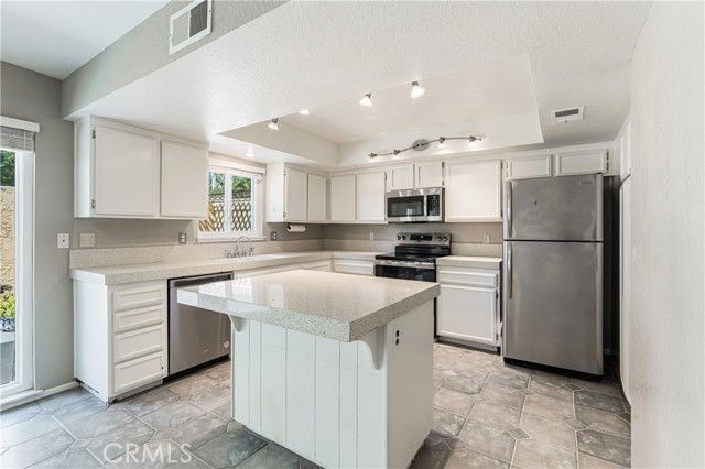 7088 Seville, Riverside, CA 92504