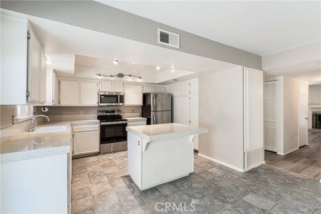 7088 Seville, Riverside, CA 92504