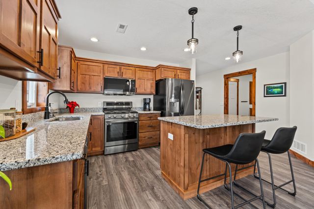 2866 Coventry Circle, River Falls, WI 54022