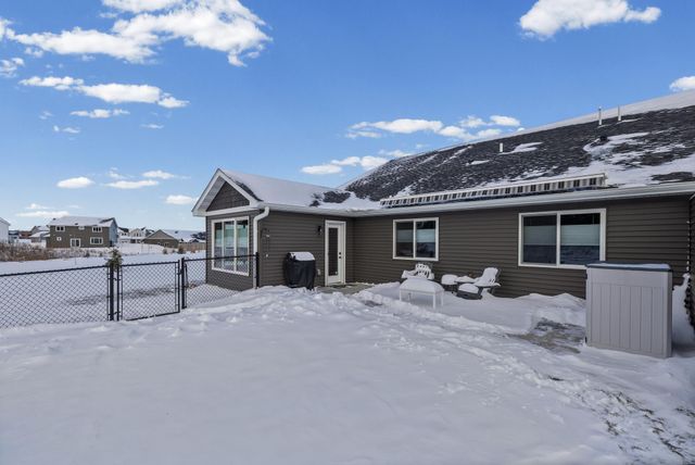 2866 Coventry Circle, River Falls, WI 54022