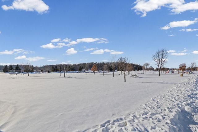 2866 Coventry Circle, River Falls, WI 54022