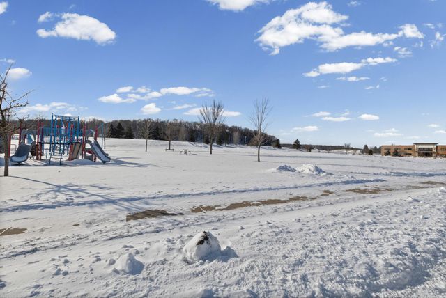 2866 Coventry Circle, River Falls, WI 54022