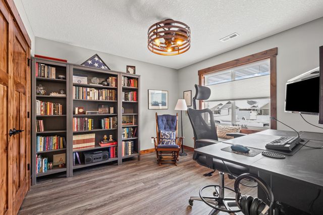 2866 Coventry Circle, River Falls, WI 54022