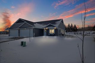 2866 Coventry Circle, River Falls, WI 54022